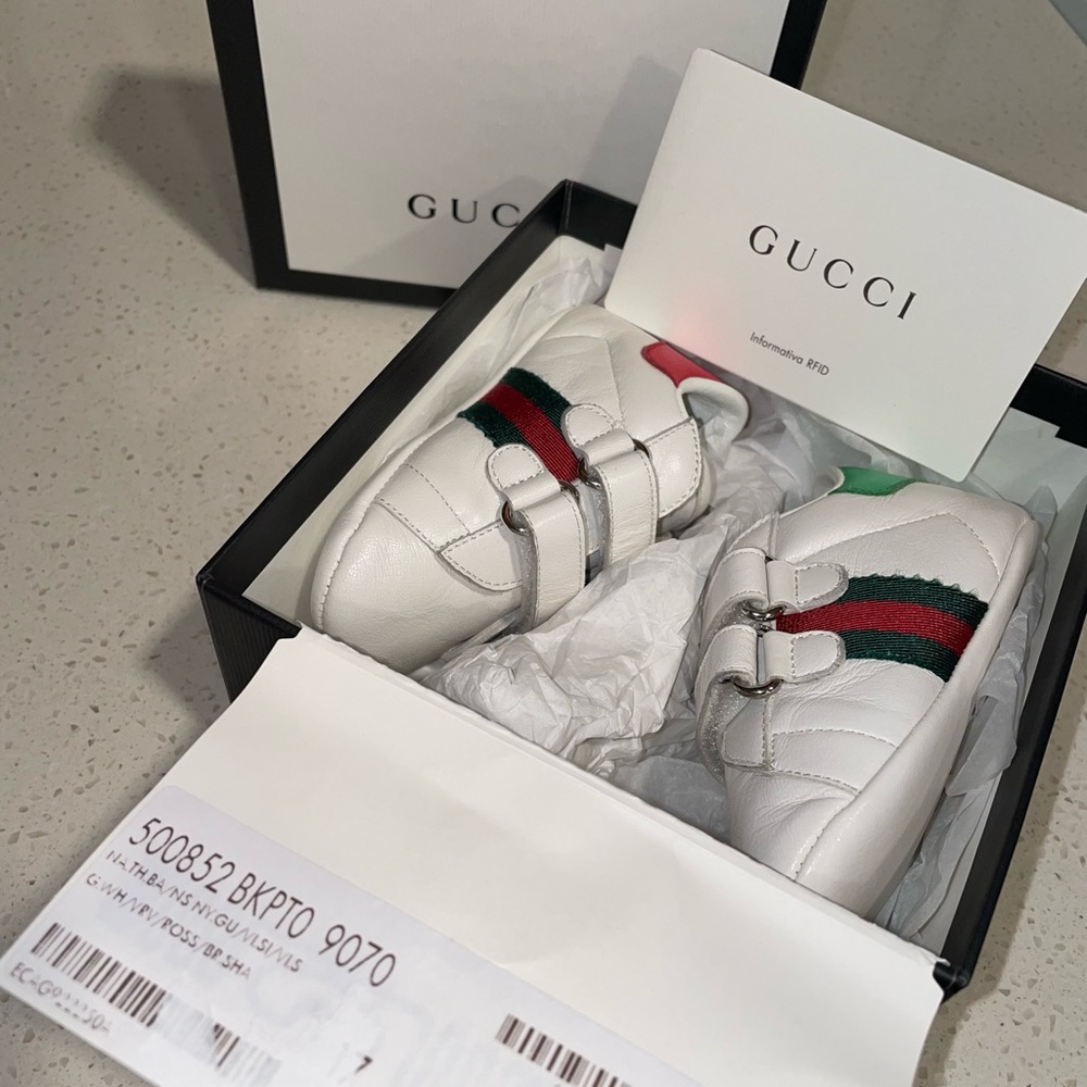 Gucci baby shoes size 17